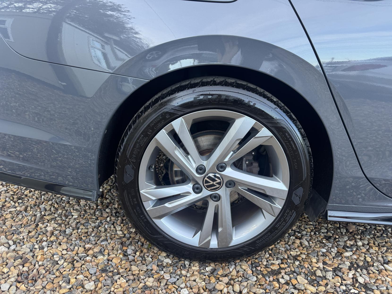 Volkswagen Golf 1.5 eTSI MHEV R-Line Estate 5dr Petrol Hybrid DSG Euro 6 (s/s) (150 ps)