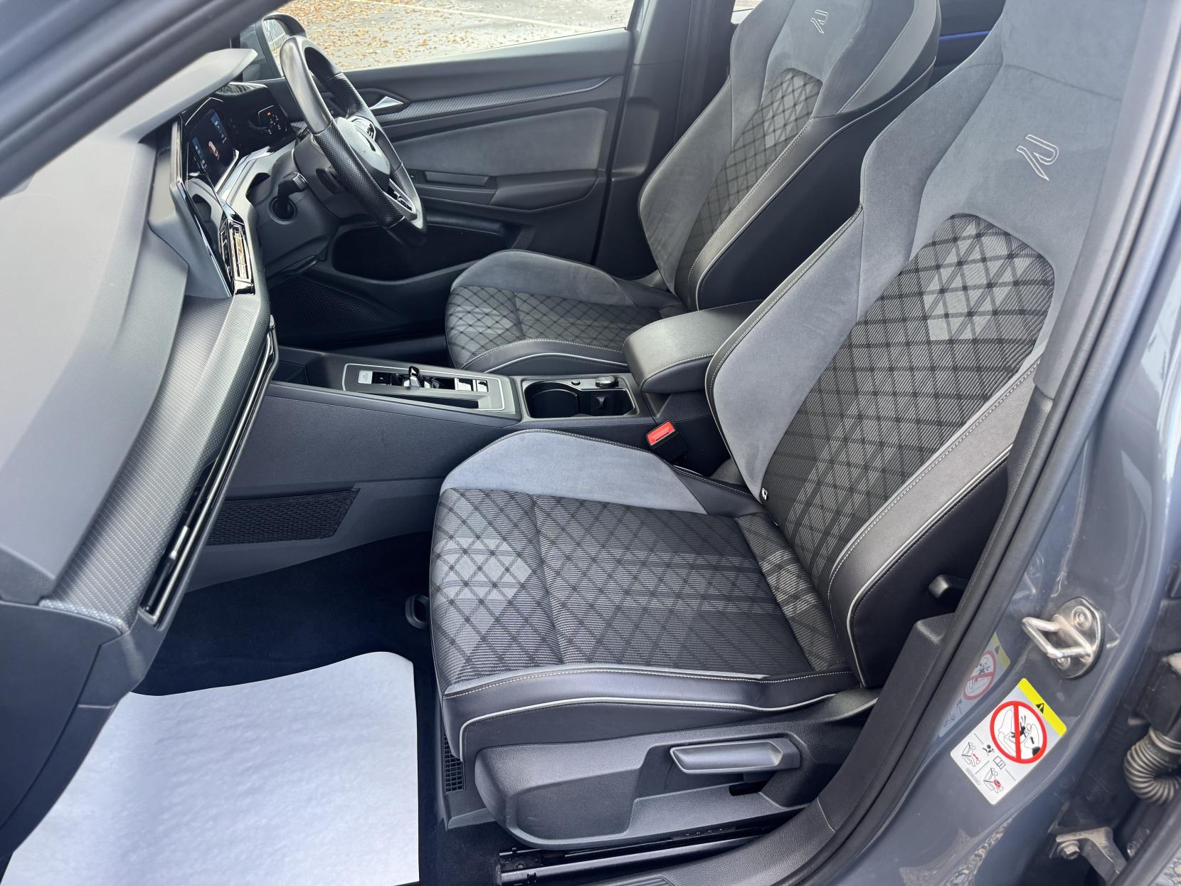 Volkswagen Golf 1.5 eTSI MHEV R-Line Estate 5dr Petrol Hybrid DSG Euro 6 (s/s) (150 ps)