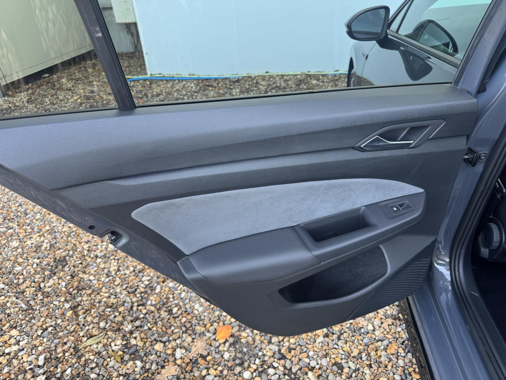 Volkswagen Golf 1.5 eTSI MHEV R-Line Estate 5dr Petrol Hybrid DSG Euro 6 (s/s) (150 ps)