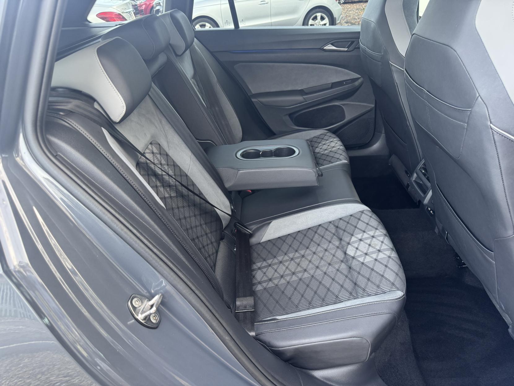 Volkswagen Golf 1.5 eTSI MHEV R-Line Estate 5dr Petrol Hybrid DSG Euro 6 (s/s) (150 ps)