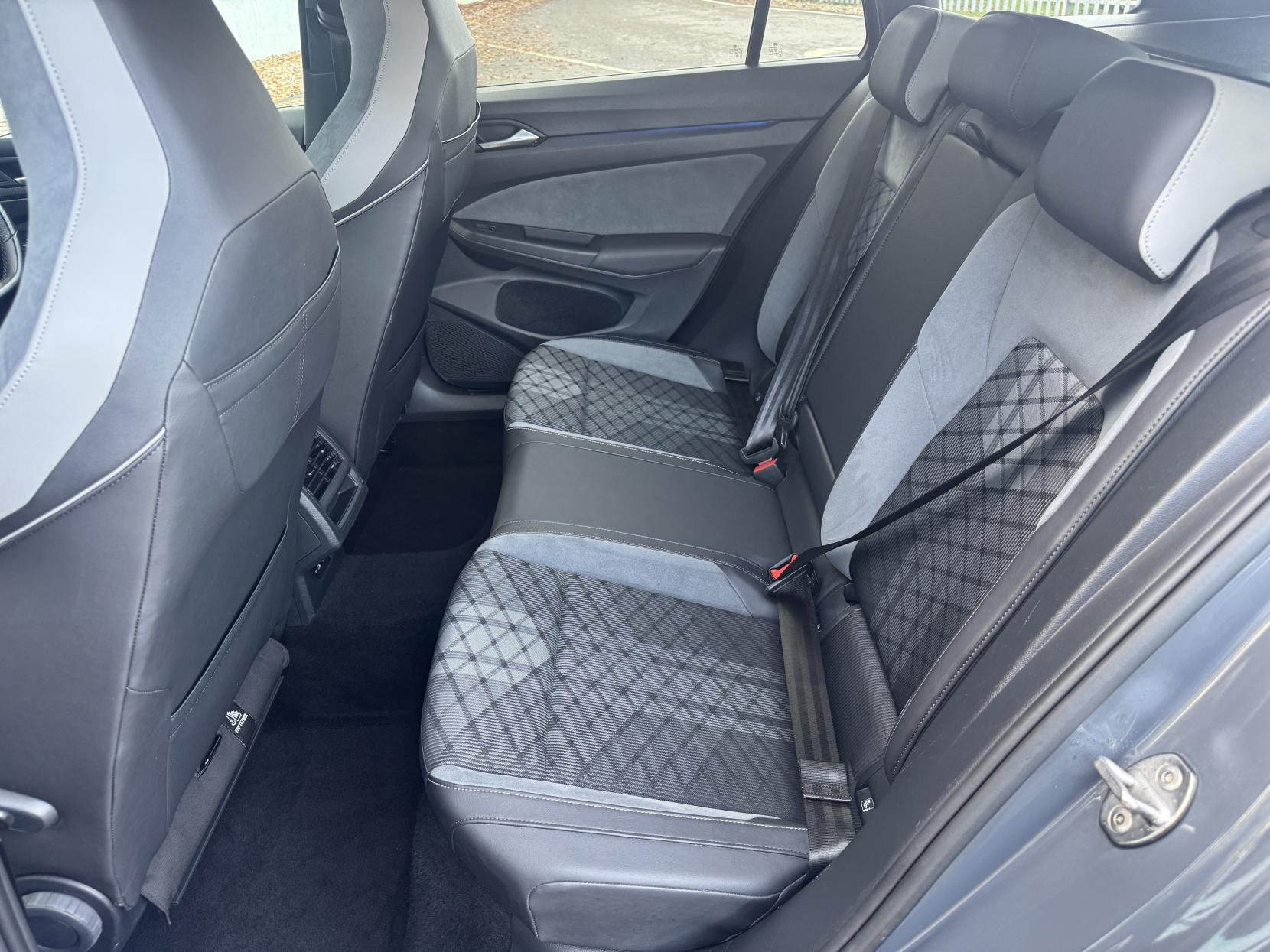 Volkswagen Golf 1.5 eTSI MHEV R-Line Estate 5dr Petrol Hybrid DSG Euro 6 (s/s) (150 ps)