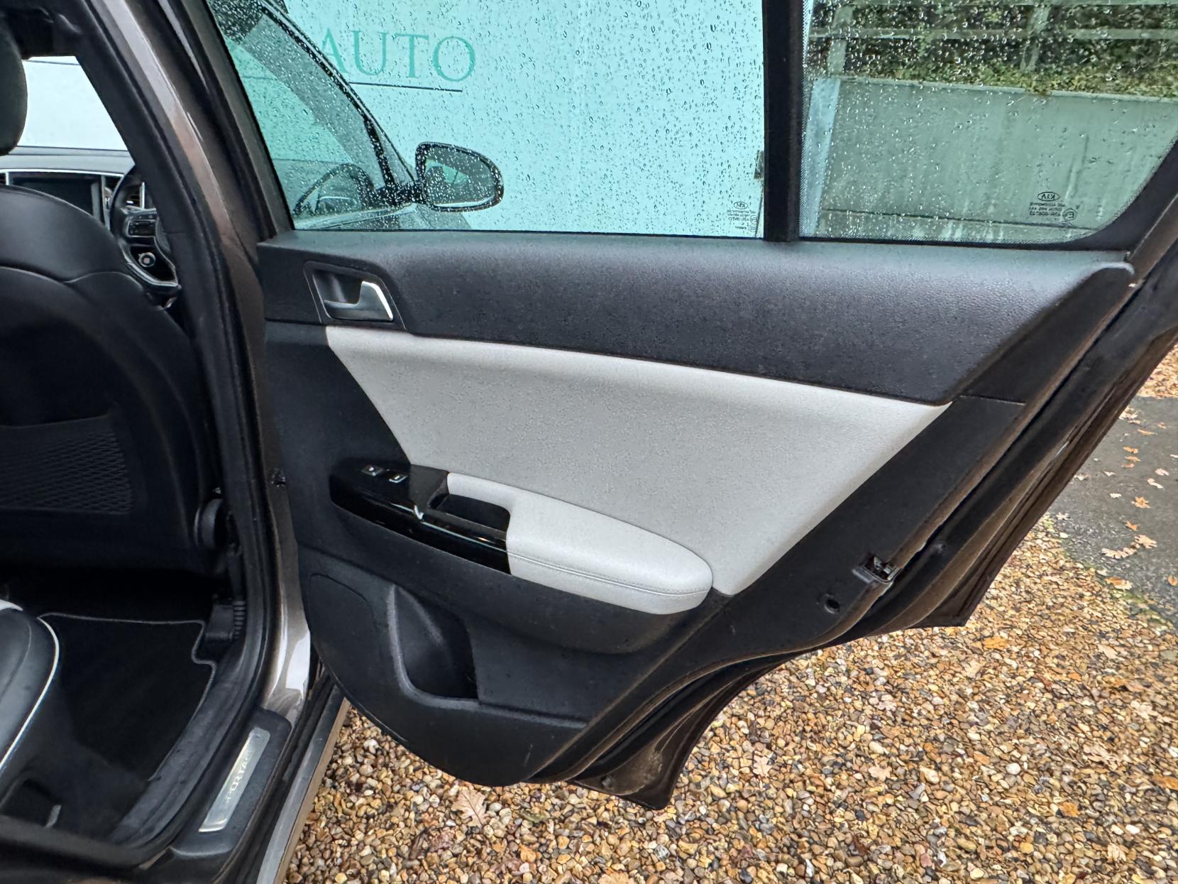 Kia Sportage 1.7 CRDi GT-Line SUV 5dr Diesel Manual Euro 6 (s/s) (114 bhp)