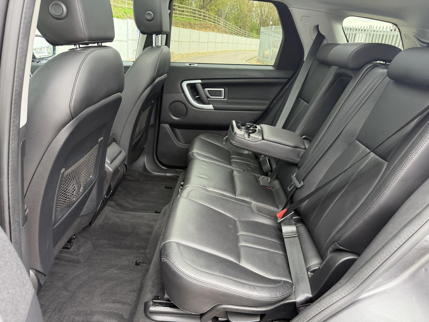 Land Rover Discovery Sport 2.0 TD4 HSE Black SUV 5dr Diesel Auto 4WD Euro 6 (s/s) (180 ps)