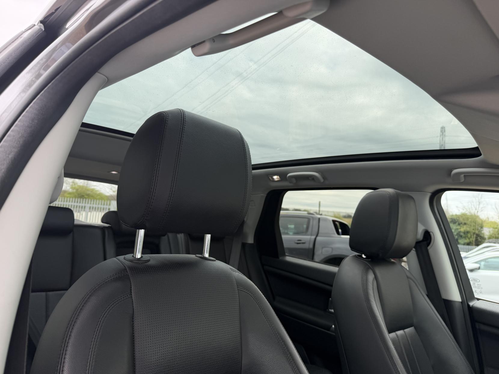 Land Rover Discovery Sport 2.0 TD4 HSE Black SUV 5dr Diesel Auto 4WD Euro 6 (s/s) (180 ps)