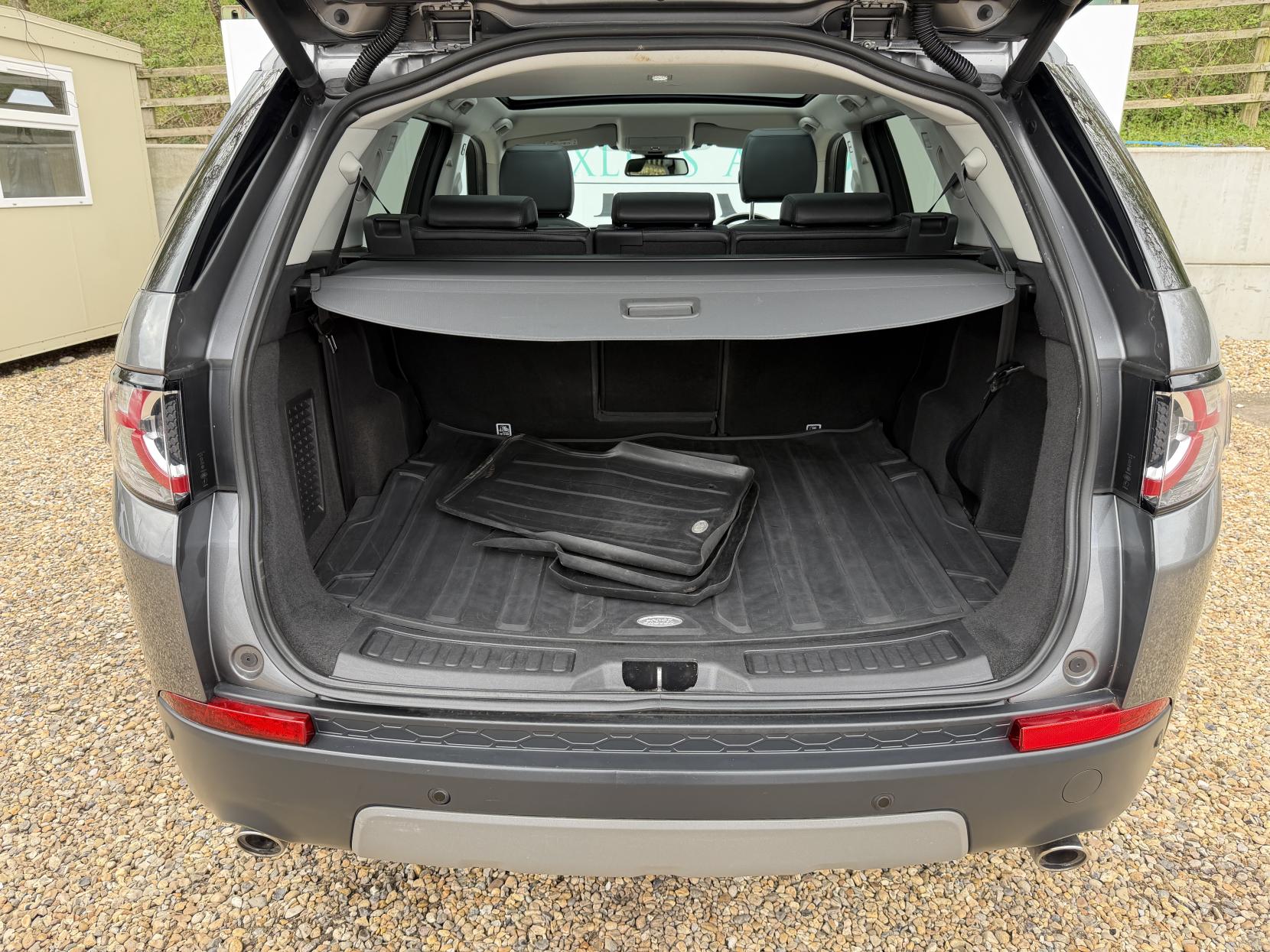 Land Rover Discovery Sport 2.0 TD4 HSE Black SUV 5dr Diesel Auto 4WD Euro 6 (s/s) (180 ps)