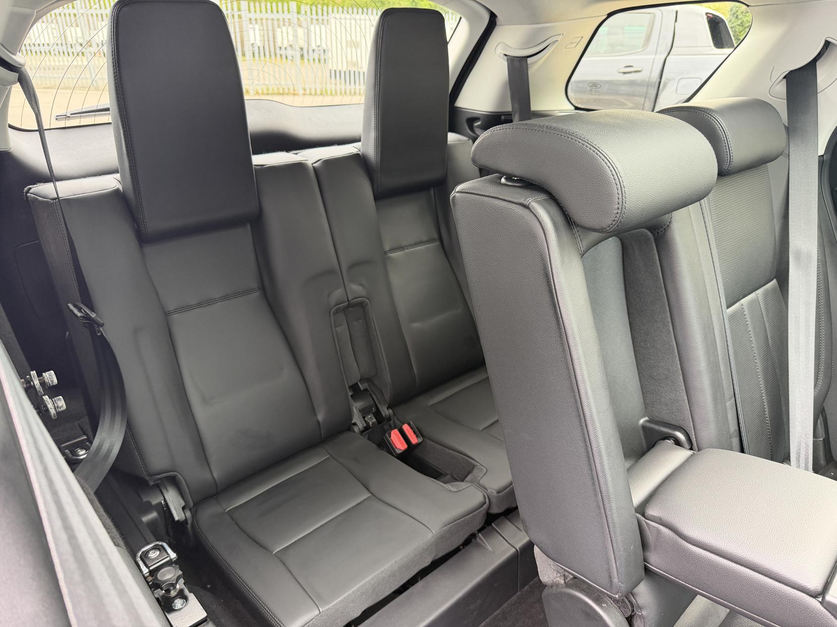 Land Rover Discovery Sport 2.0 TD4 HSE Black SUV 5dr Diesel Auto 4WD Euro 6 (s/s) (180 ps)