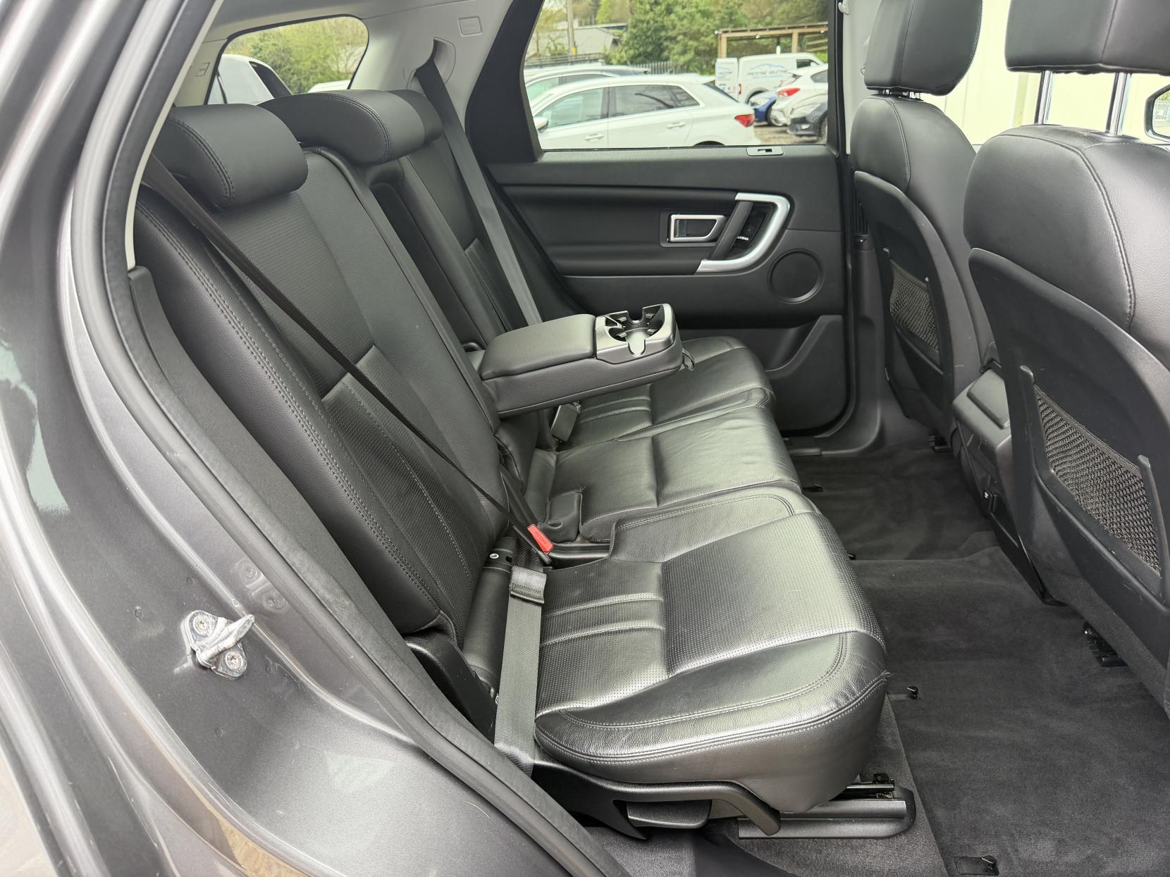 Land Rover Discovery Sport 2.0 TD4 HSE Black SUV 5dr Diesel Auto 4WD Euro 6 (s/s) (180 ps)